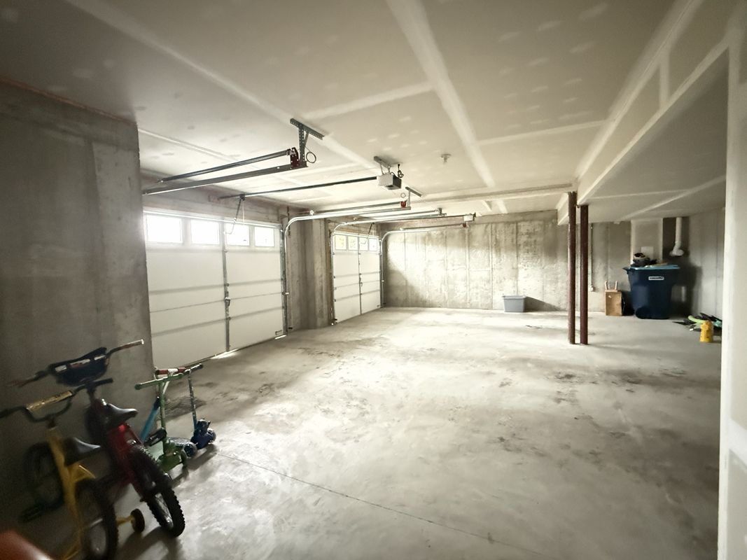 Building Photo - 584 Westlake Dr