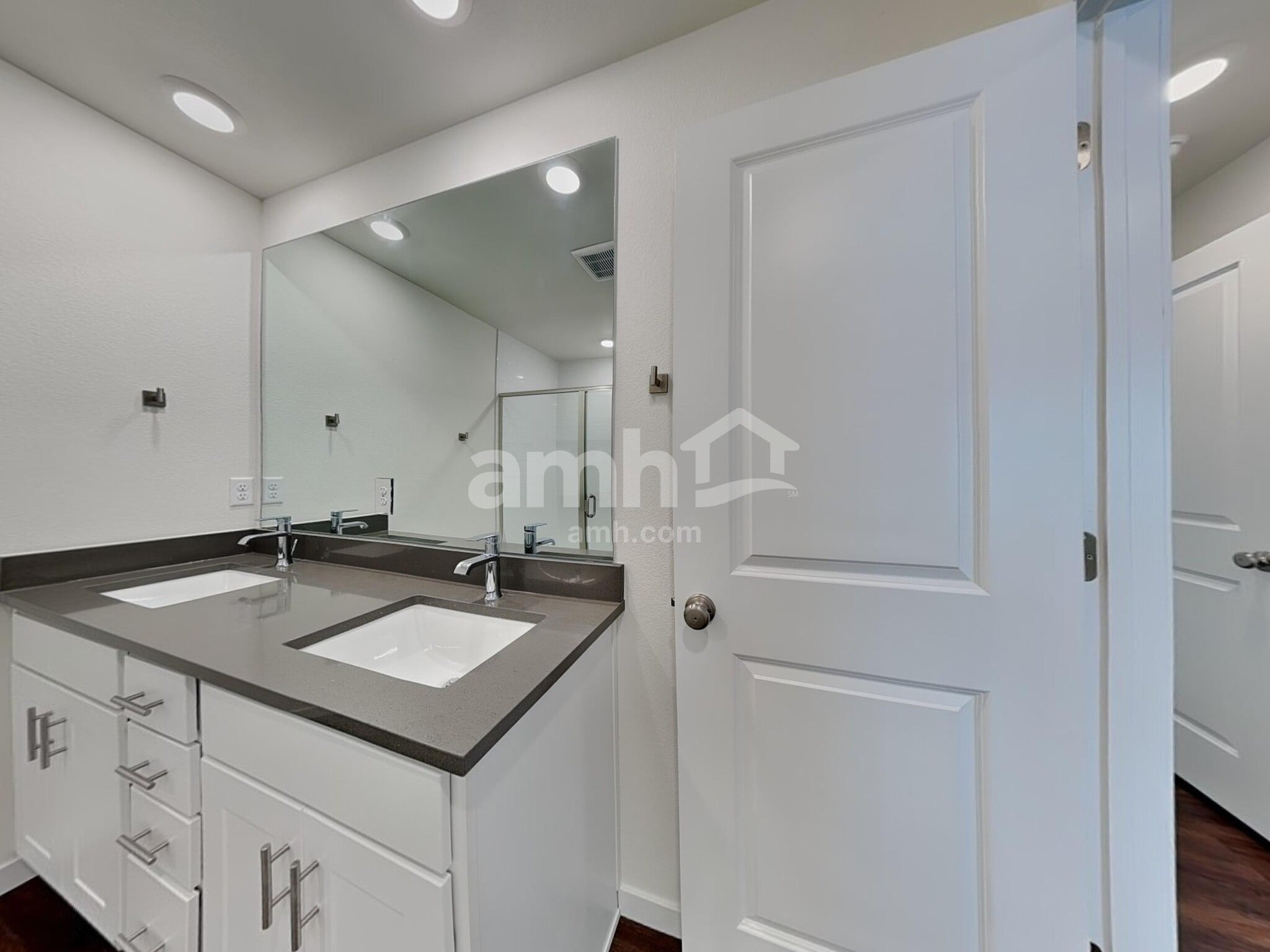 Building Photo - 11669 Logans Rdg Dr