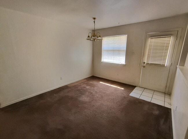 Building Photo - Beautiful 3-Bedroom, 2-Bath Home with Atta...