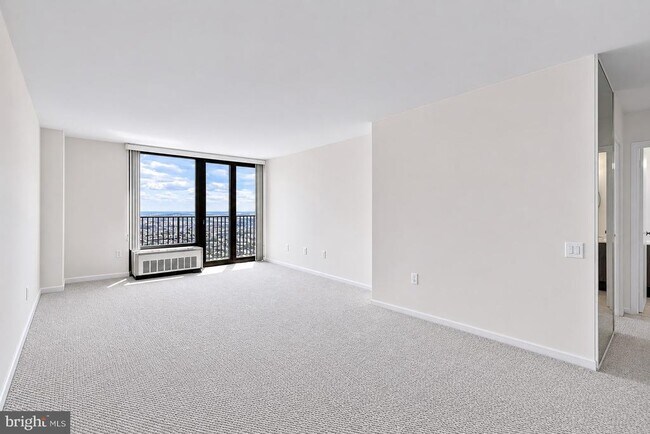 Building Photo - 1420 Locust St