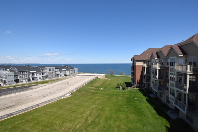Building Photo - 4130 S Lake Dr