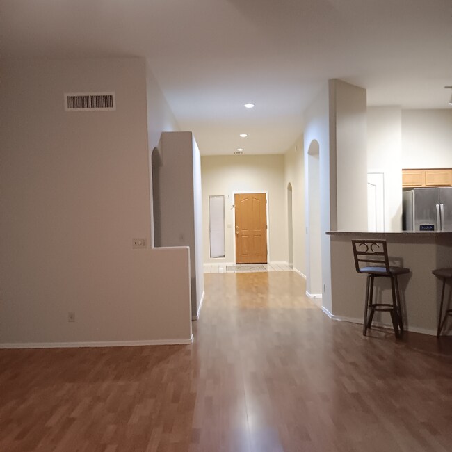 Building Photo - 2742 N Ave Valiente