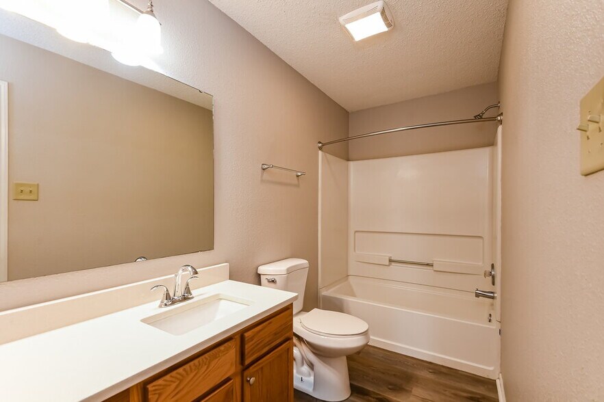 Building Photo - 8835 Youngs Creek Ln