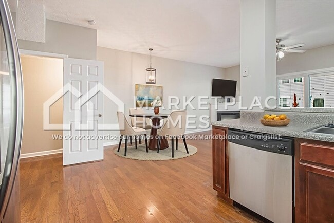 Building Photo - 4157 Park Chase Dr