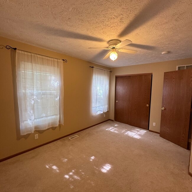 Building Photo - 2928 Blackhawk Dr