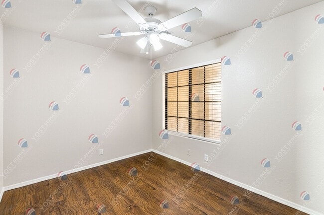 Building Photo - Quaint townhome in Tierra Palmas!