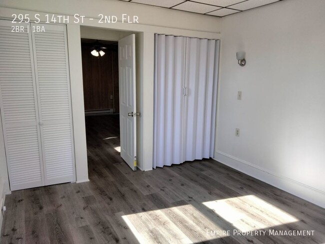 Building Photo - 2nd Floor: 2 Bedroom/ 1 Bathroom Apartment...