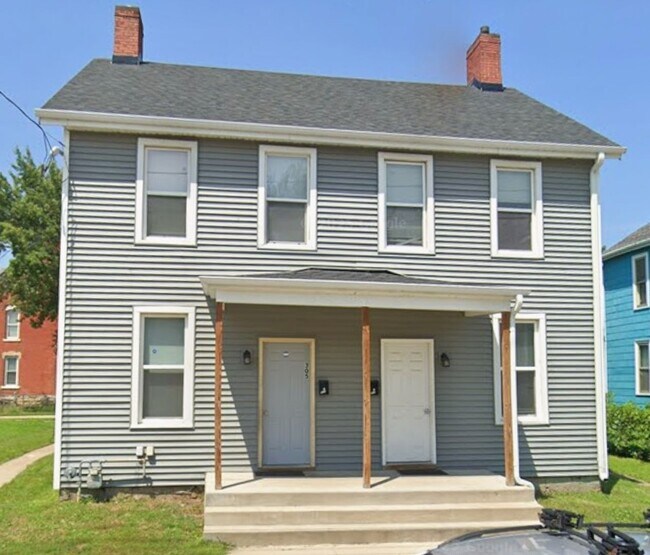 Primary Photo - 307 E 22nd St