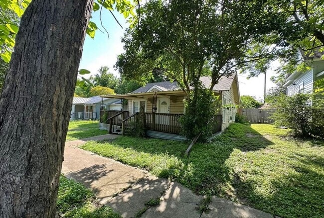 Building Photo - Cozy 3 bedroom house
