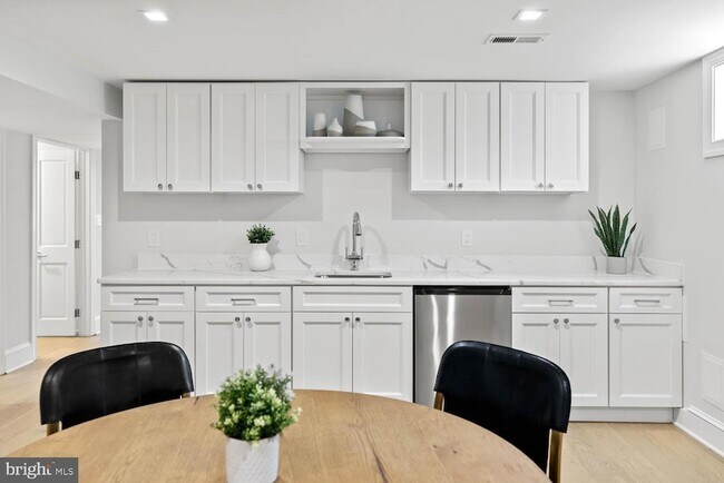 Building Photo - 4628 Blagden Terrace NW