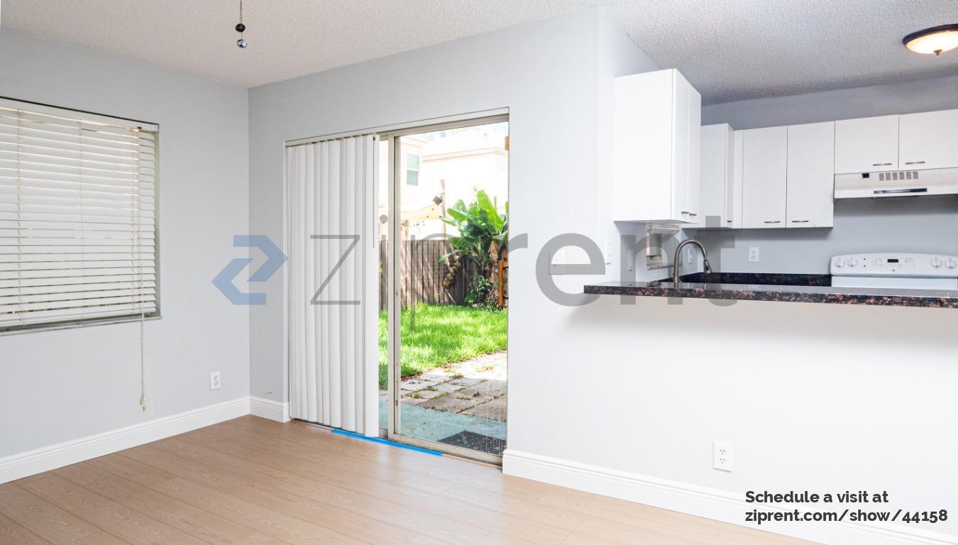 Building Photo - 10931 NW 12th Pl