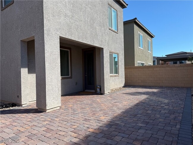 Building Photo - 8851 Flora Run Ave