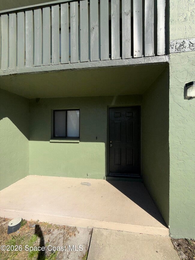 Building Photo - 1562 University Ln