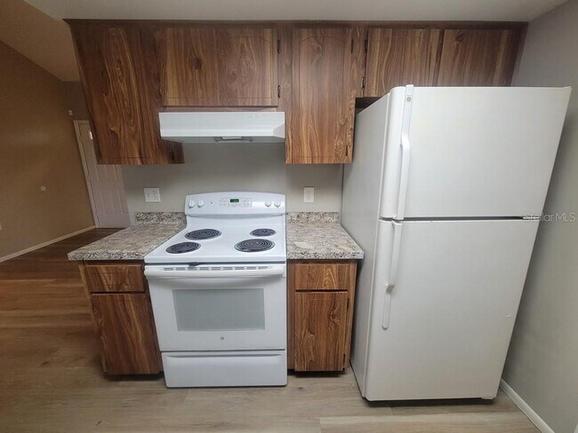 Building Photo - 1305 Calamondin Dr