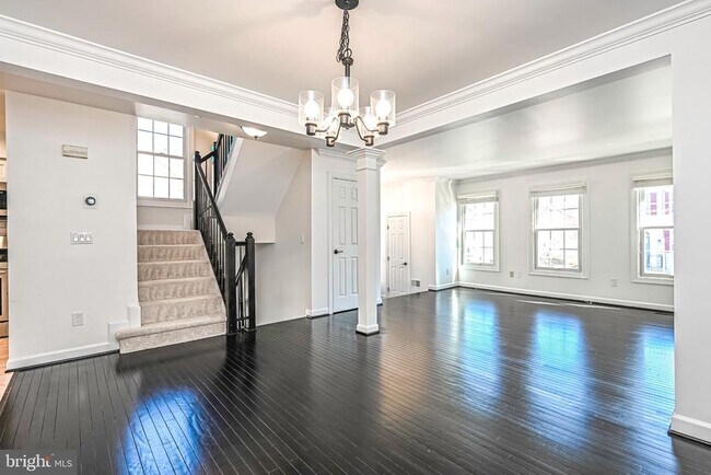Building Photo - 12700 Dogwood Hills Ln
