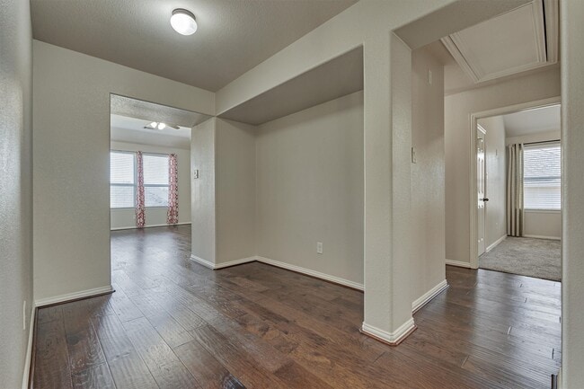 Building Photo - 118 Madeline Ln