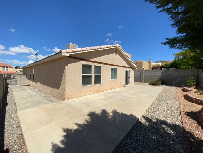 Building Photo - 4 Bedroom Single Story Home Available Near...
