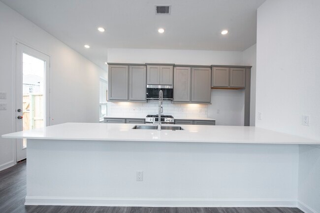 Building Photo - 585 Dry Fork Ln