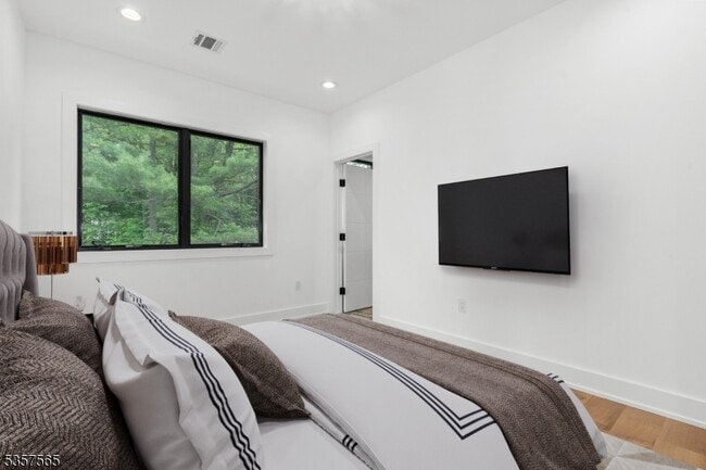 Building Photo - 148 Great Hills Rd