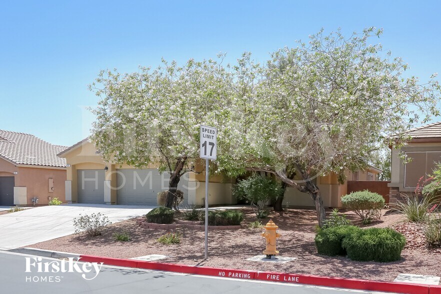 Building Photo - 609 Fiesta Del Rey Ave