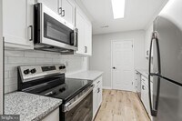 Building Photo - 405B Mulberry Cove