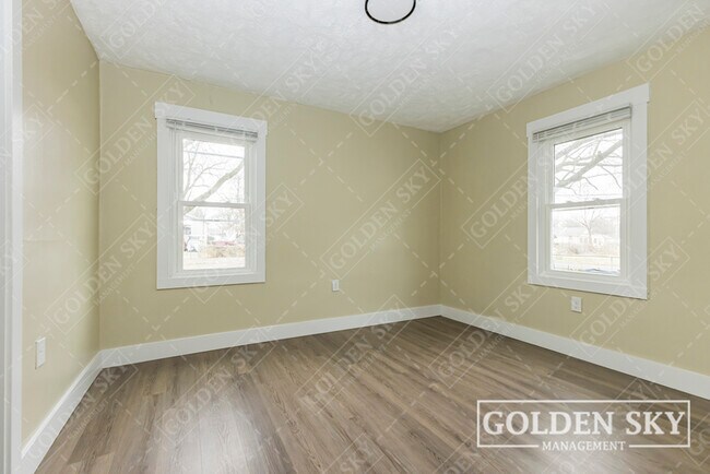 Building Photo - 1421 W 14th St