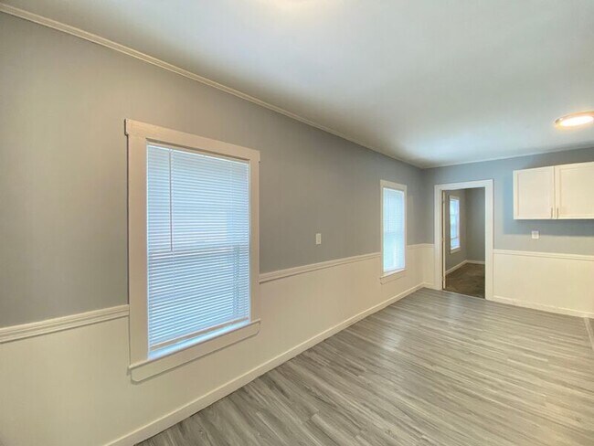 Building Photo - 9 Patten Ct