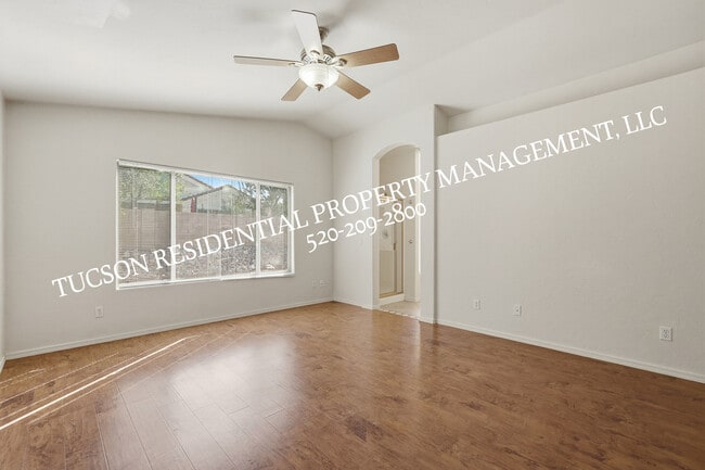 Building Photo - 2440 N Creek Vista Dr