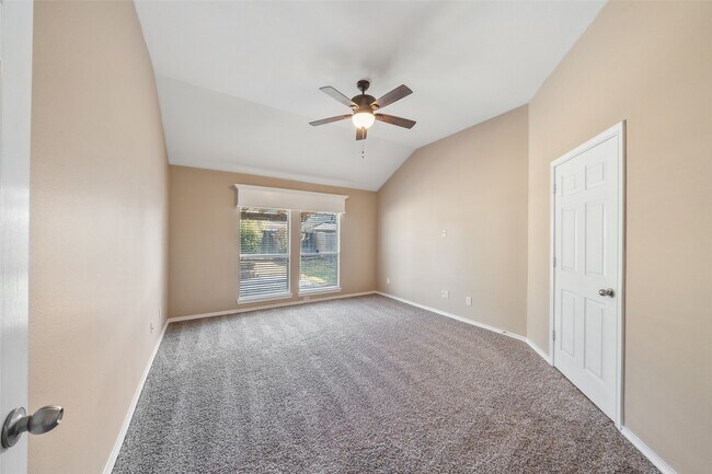 Building Photo - 9307 Sunlit Park Dr