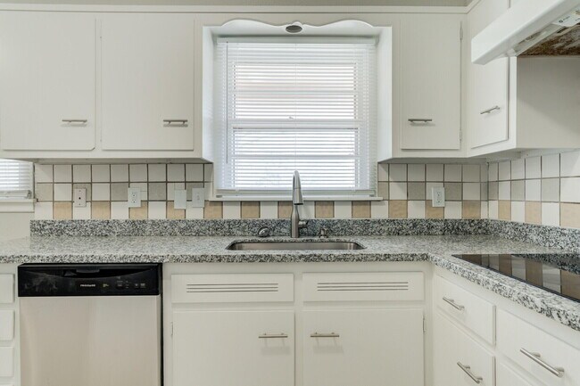 Building Photo - 4916 46th St