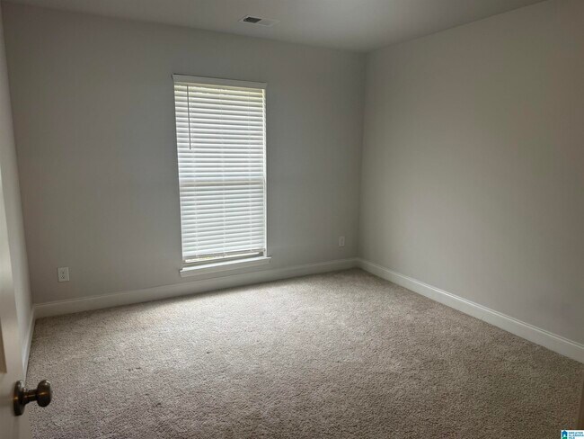 Building Photo - 424 Harless Ln