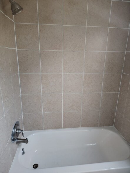 Building Photo - 7716 Appleton St