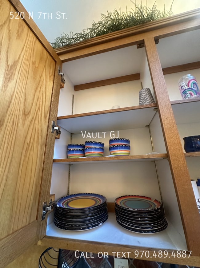 Building Photo - 520 N 7th St