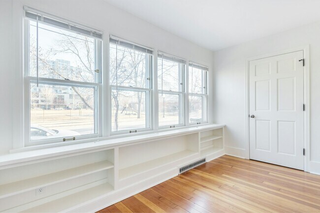 Primary Photo - 836 E Dayton St