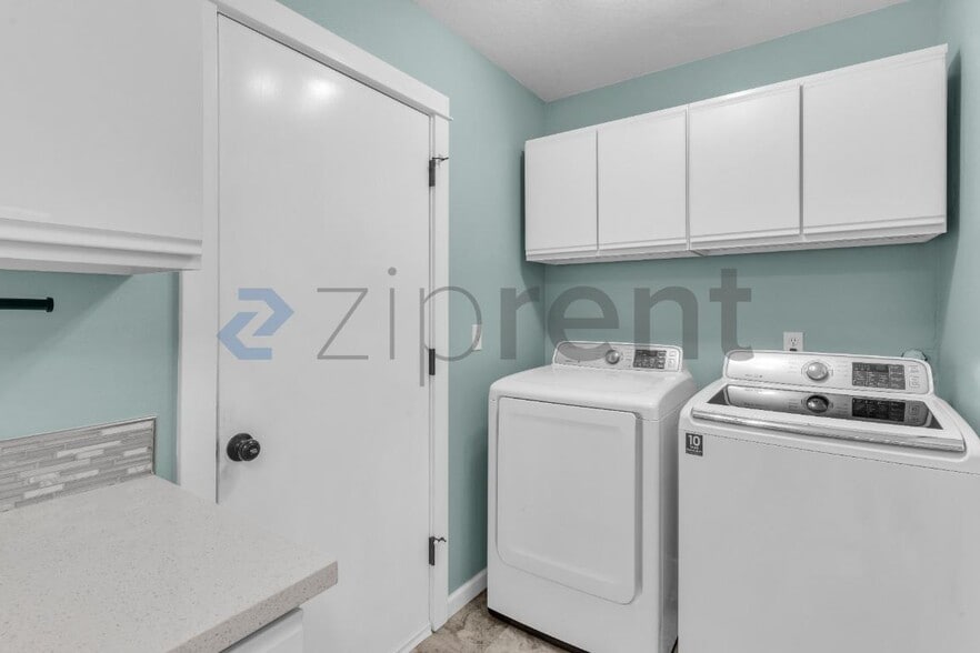 Building Photo - 7410 SW 173rd Pl