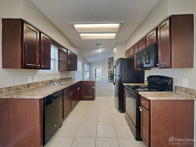 Building Photo - 7084 Swamp Flower Ln