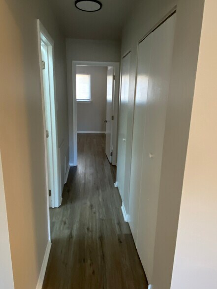 Building Photo - 1615 Bonwood Rd