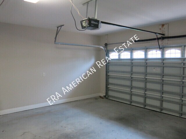 Building Photo - 219 Diamond Cv