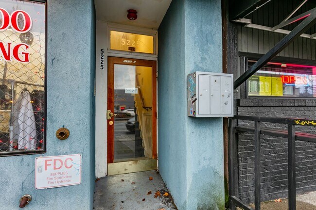 Building Photo - 5225 S Tacoma Way