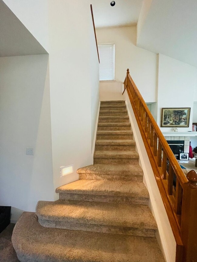 Building Photo - Charming home located in Coal Creek Ranch-$1000 Off First Month's Rent!