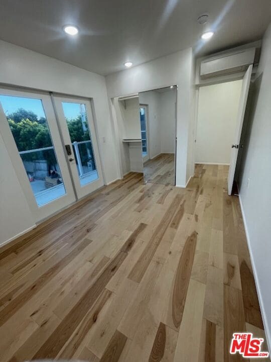 Building Photo - 245 Windward Ave