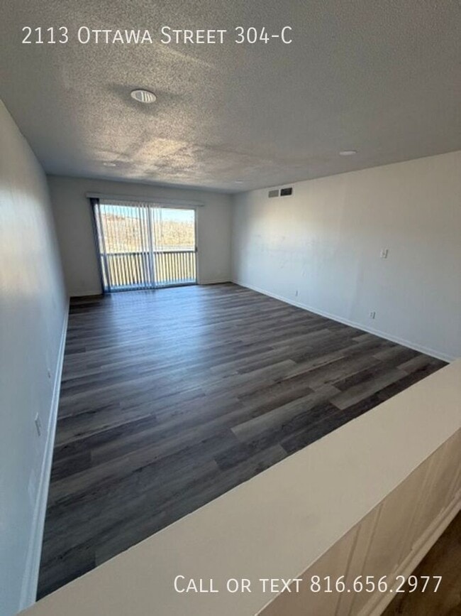 Building Photo - 2113 Ottawa St