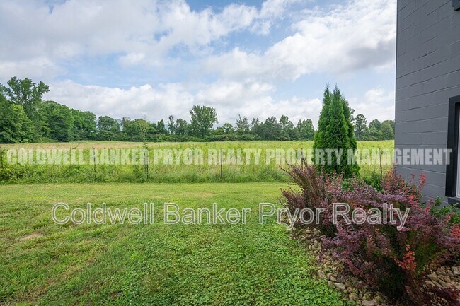 Building Photo - 136 Hickey Cir