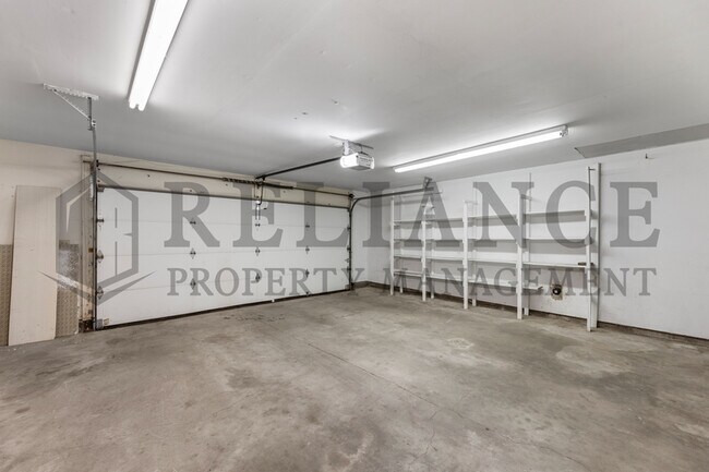 Building Photo - 1111 E Redwood Rd