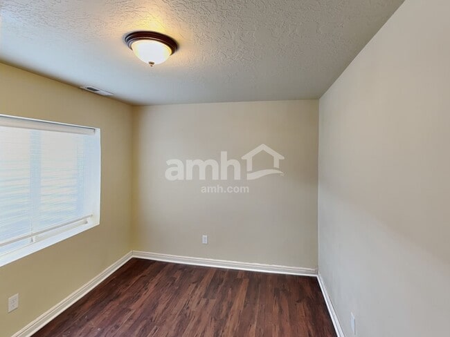 Building Photo - 2095 E Shadow Dr