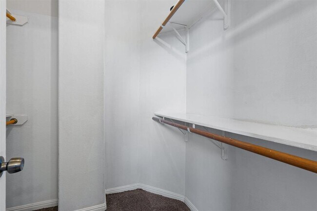 Building Photo - 7502 Lazy Creek Dr