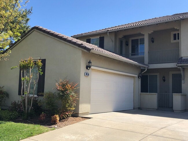 Building Photo - Spacious Folsom Parkway Home Near Park wit...