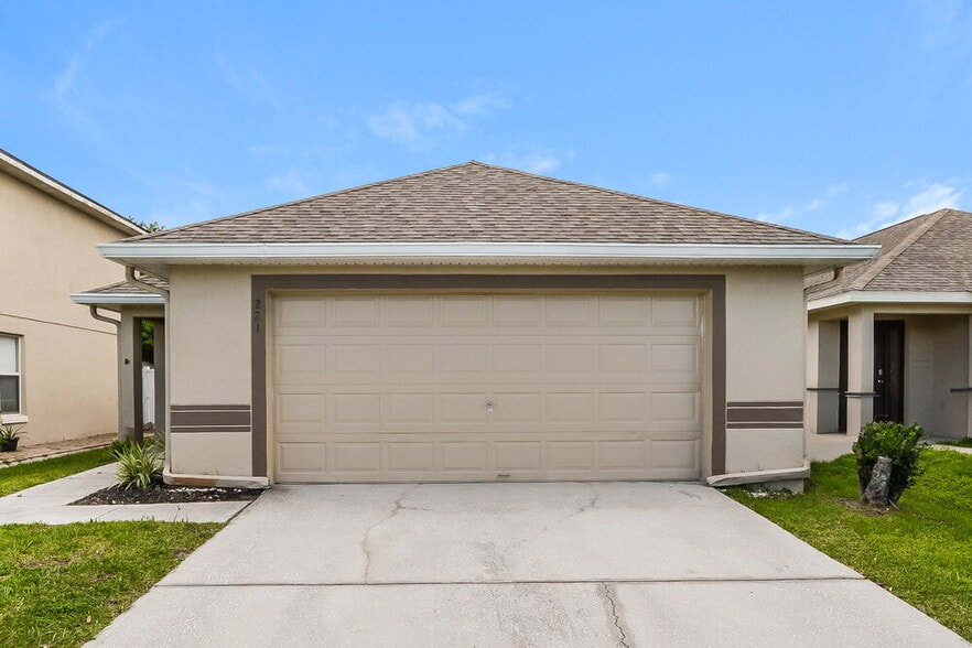 Primary Photo - 221 Owenshire Cir