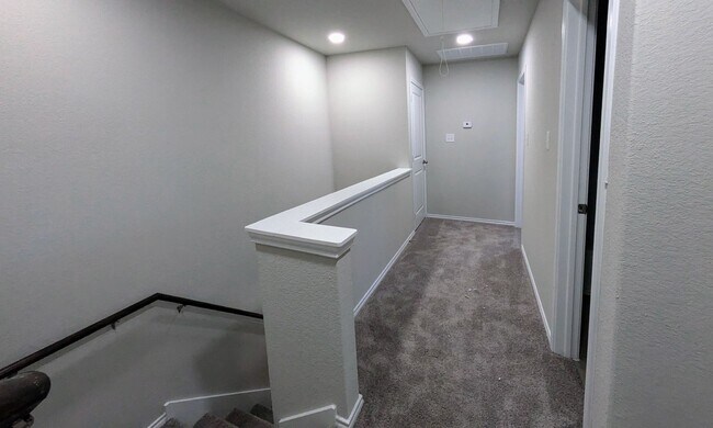 Building Photo - 5330 Lisa Pt