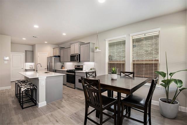 Building Photo - 229 Dunmore Dr